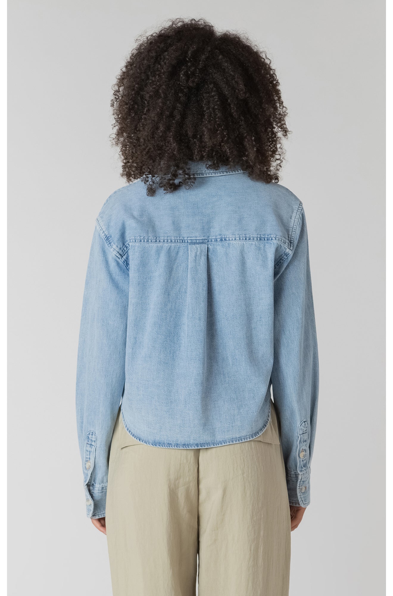 Blouse pour femme par Room 34 | 2723716 DG Délavage Bleu Moyen | Boutique Vvög, vêtements mode pour homme et femme