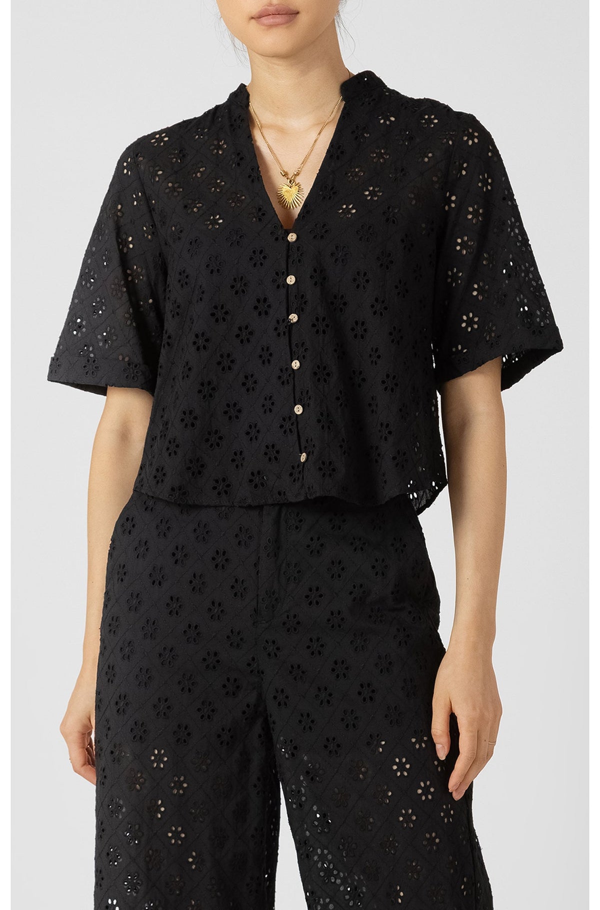 Blouse pour femme par Black Tape | 2723739 T Noir | Boutique Vvög, vêtements mode pour homme et femme