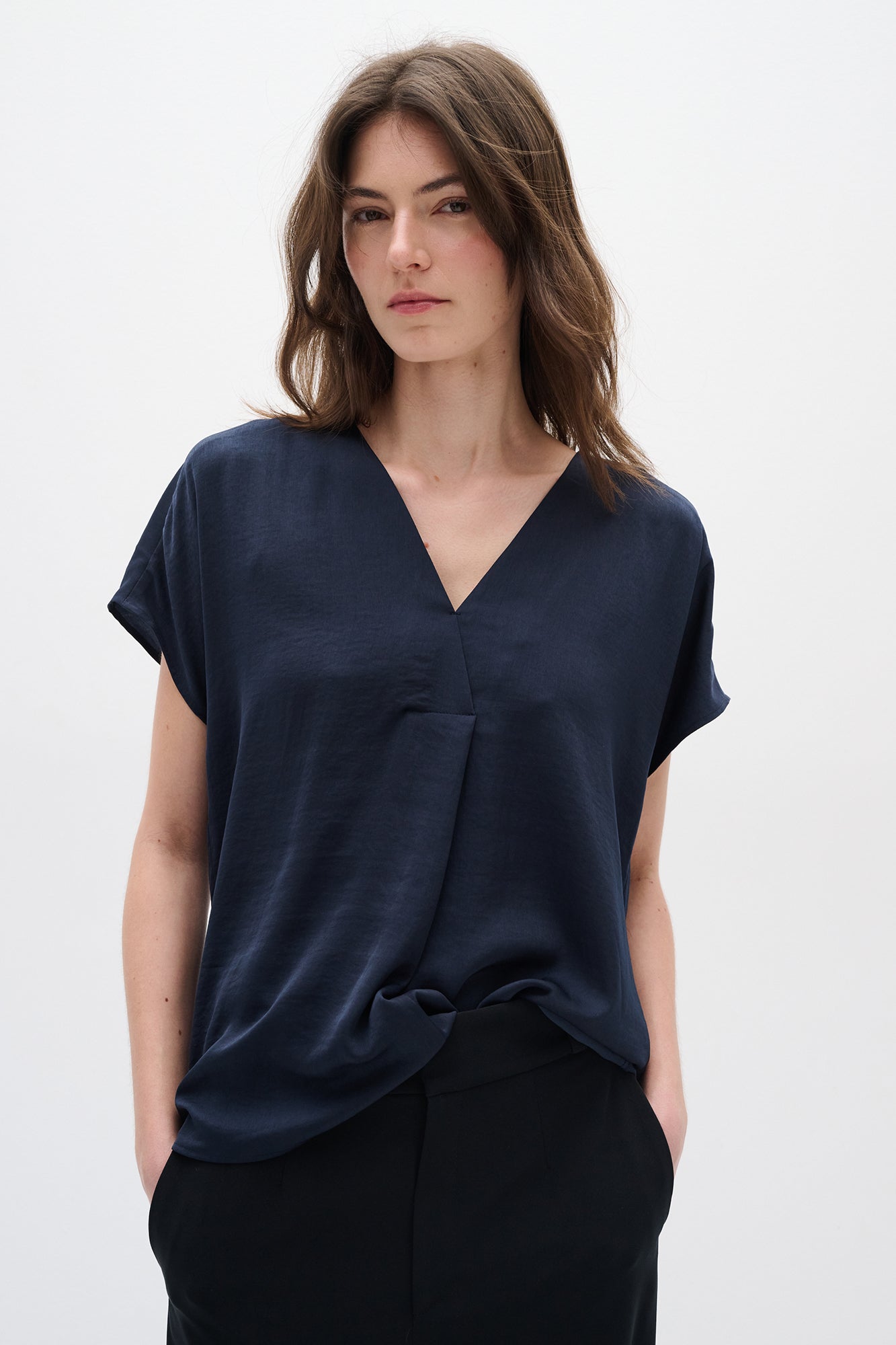 T-Shirt V-neck pour femme par InWear | 30105188 Bleu Marine | Boutique Vvög, vêtements mode pour homme et femme