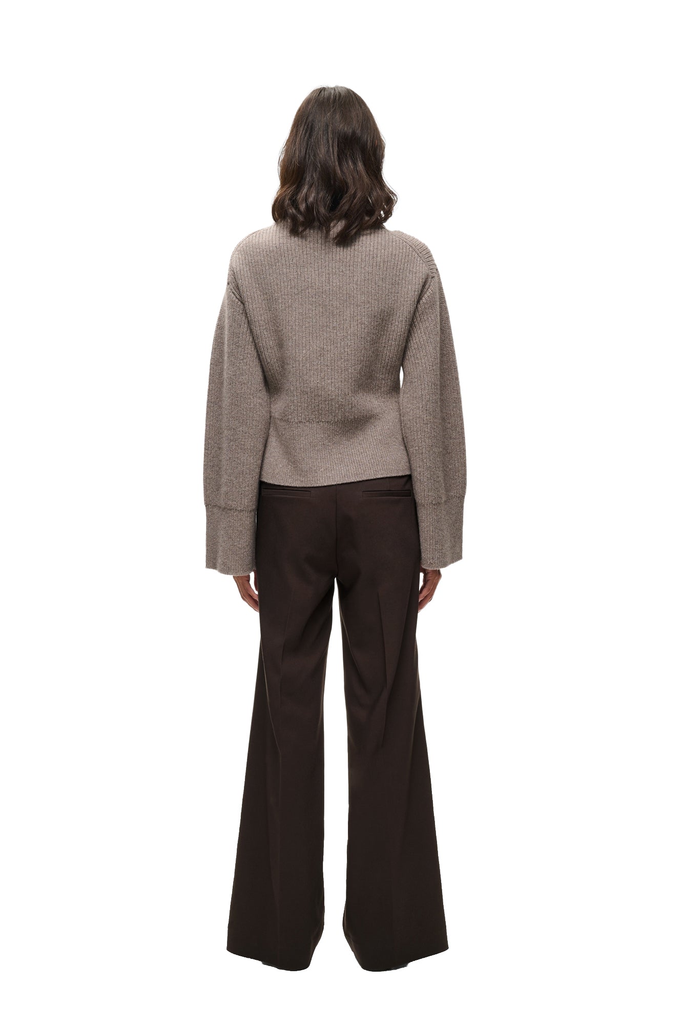 Pantalon brun foncé à jambe large sur mannequin, dos avec poches passepoilées pour femme par InWear
