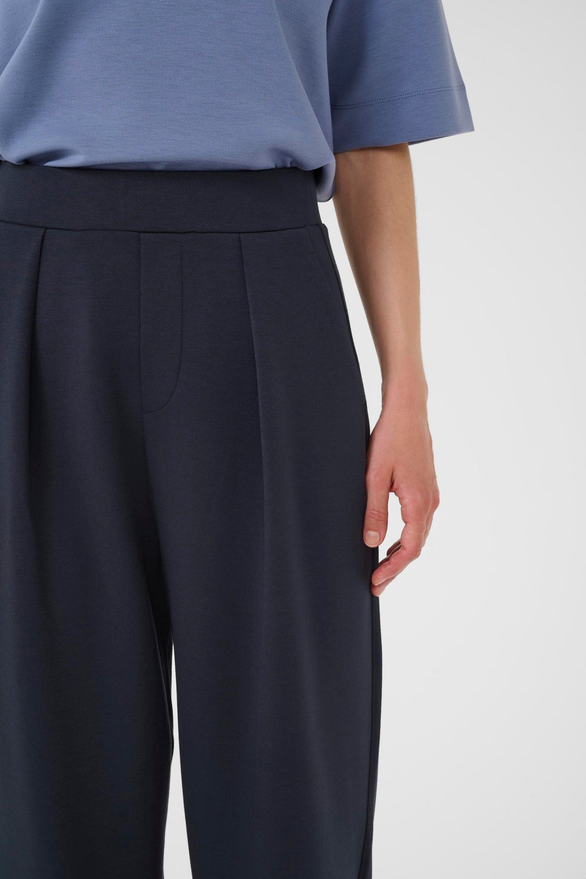 Pantalon pour femme par InWear | 30109192 Bleu Marine | Boutique Vvög, vêtements mode pour homme et femme
