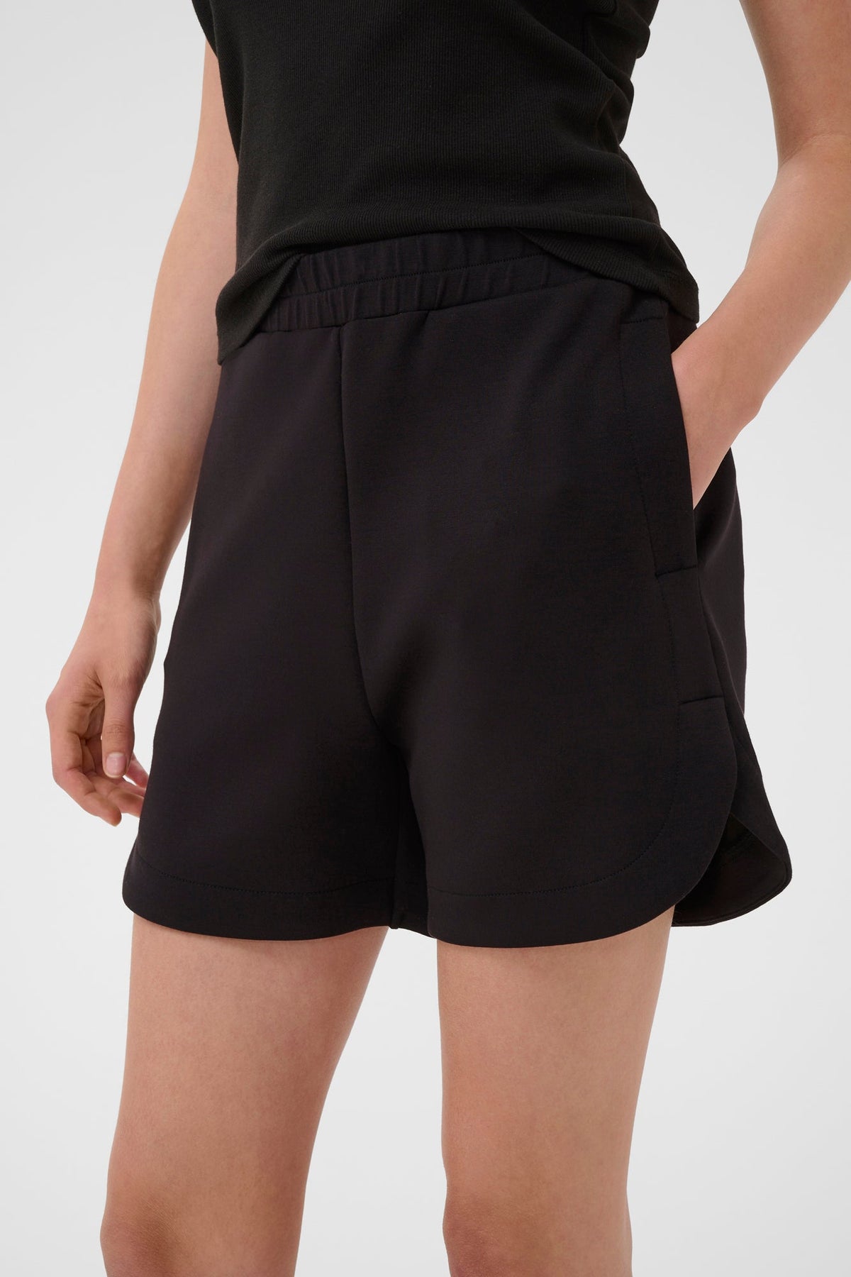 Short pour femme par InWear | 30110370 Noir | Boutique Vvög, vêtements mode pour homme et femme