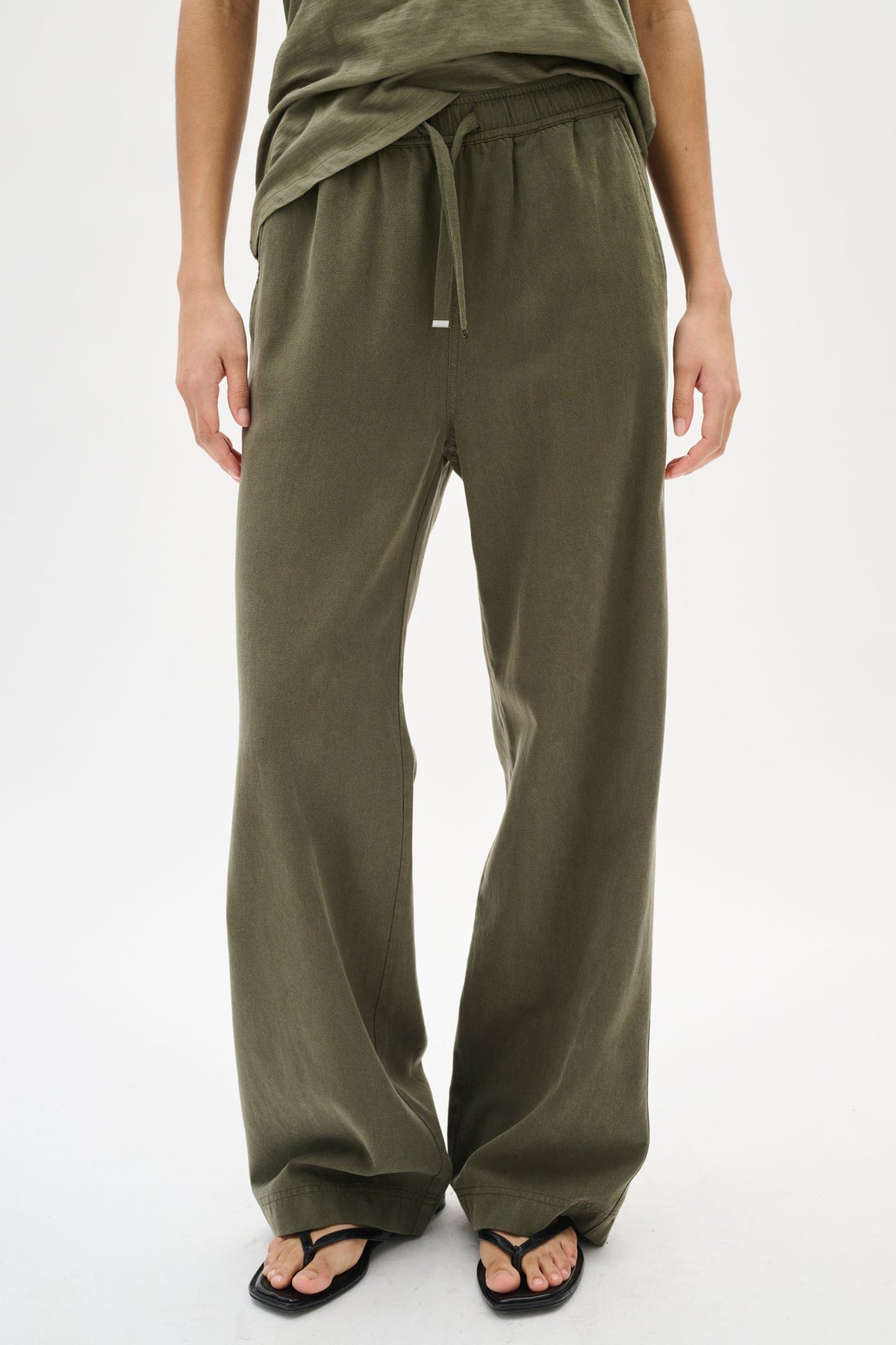 Pantalon pour femme par InWear | 30110567 Olive Poussiéreuse | Boutique Vvög, vêtements mode pour homme et femme