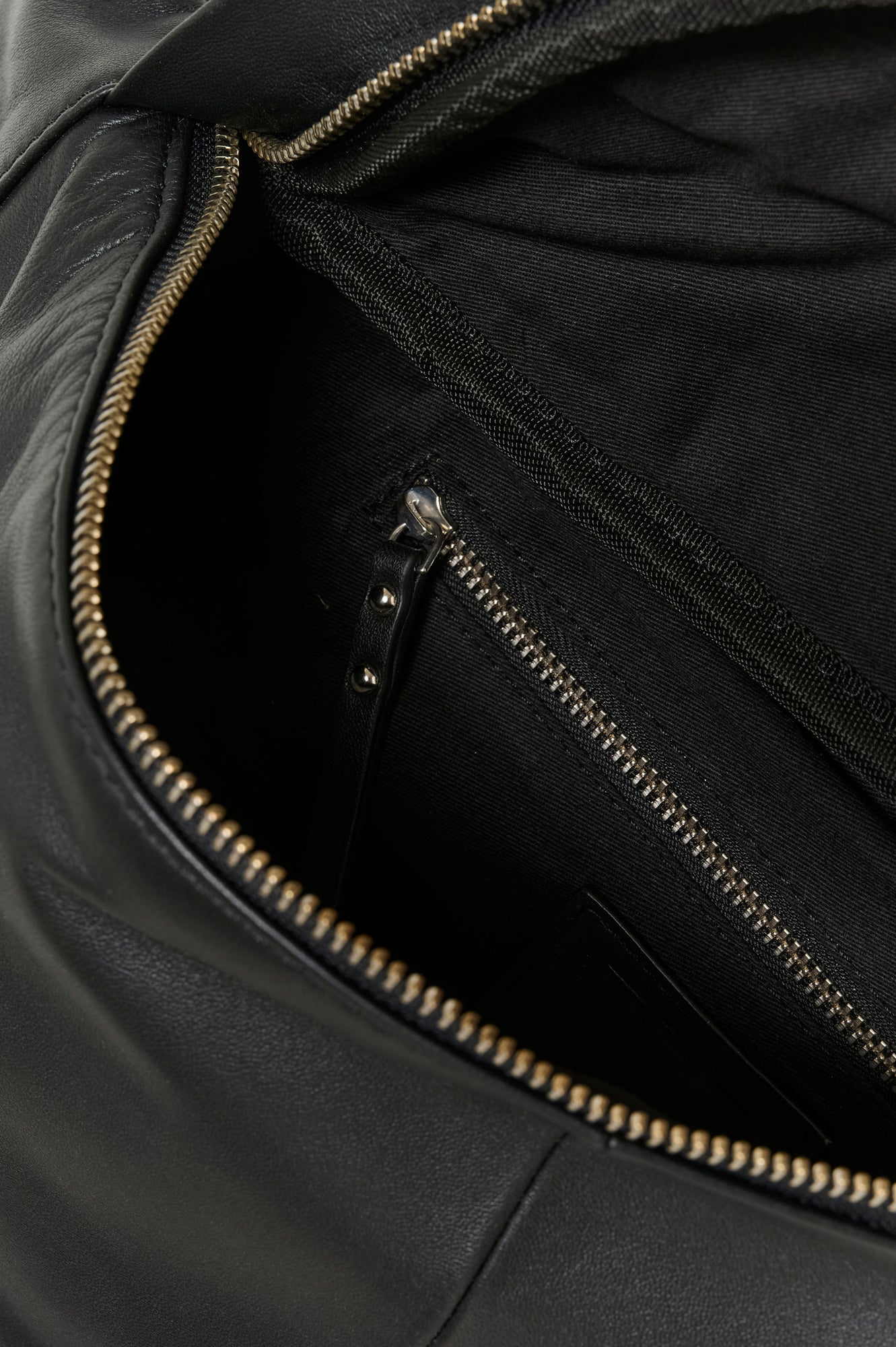 Sac banane pour femme par InWear | 30110718 Noir | Boutique Vvög, vêtements mode pour homme et femme