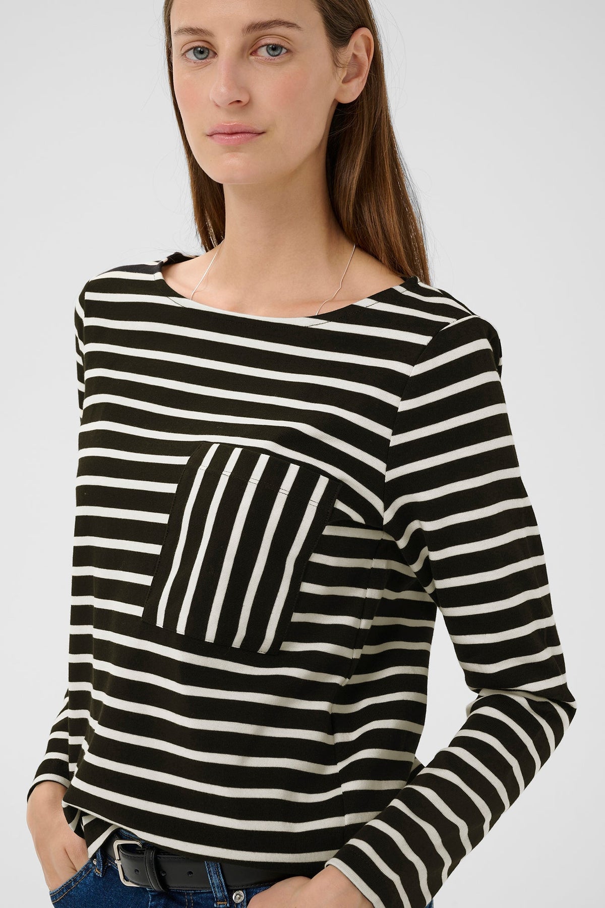 Chandail avec pochette pour femme par InWear | 30112419 Noir Et Blanc | Boutique Vvög, vêtements mode pour homme et femme