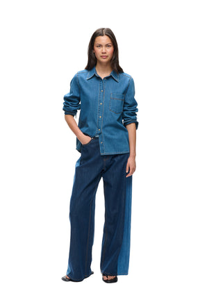 Vue entière de face sur mannequin du blouse manches longues en denim bleu portée avec un jean ample pour femme par InWear