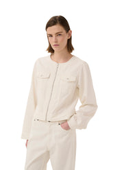 Veste courte blanc cassé à encolure ronde, fermeture éclair et poches à rabat pour femme par InWear, vue avant sur mannequin