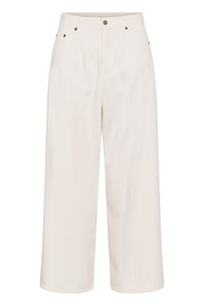 Jean écru à jambe large isolé de face, avec bouton, braguette, plis et poches rivetées pour femme par InWear