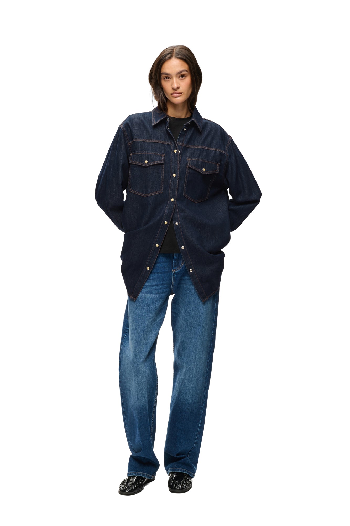 Blouse manches longues denim foncé, vue de face sur mannequin pour femme par InWear