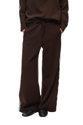 Pantalon à jambe large à cordon brun foncé à jambe large avec cordon pour femme par InWear, vue de face sur mannequin
