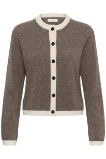 Chandail manches longues en tricot taupe isolé de face avec bordures côtelées crème et boutons noirs pour femme par InWear