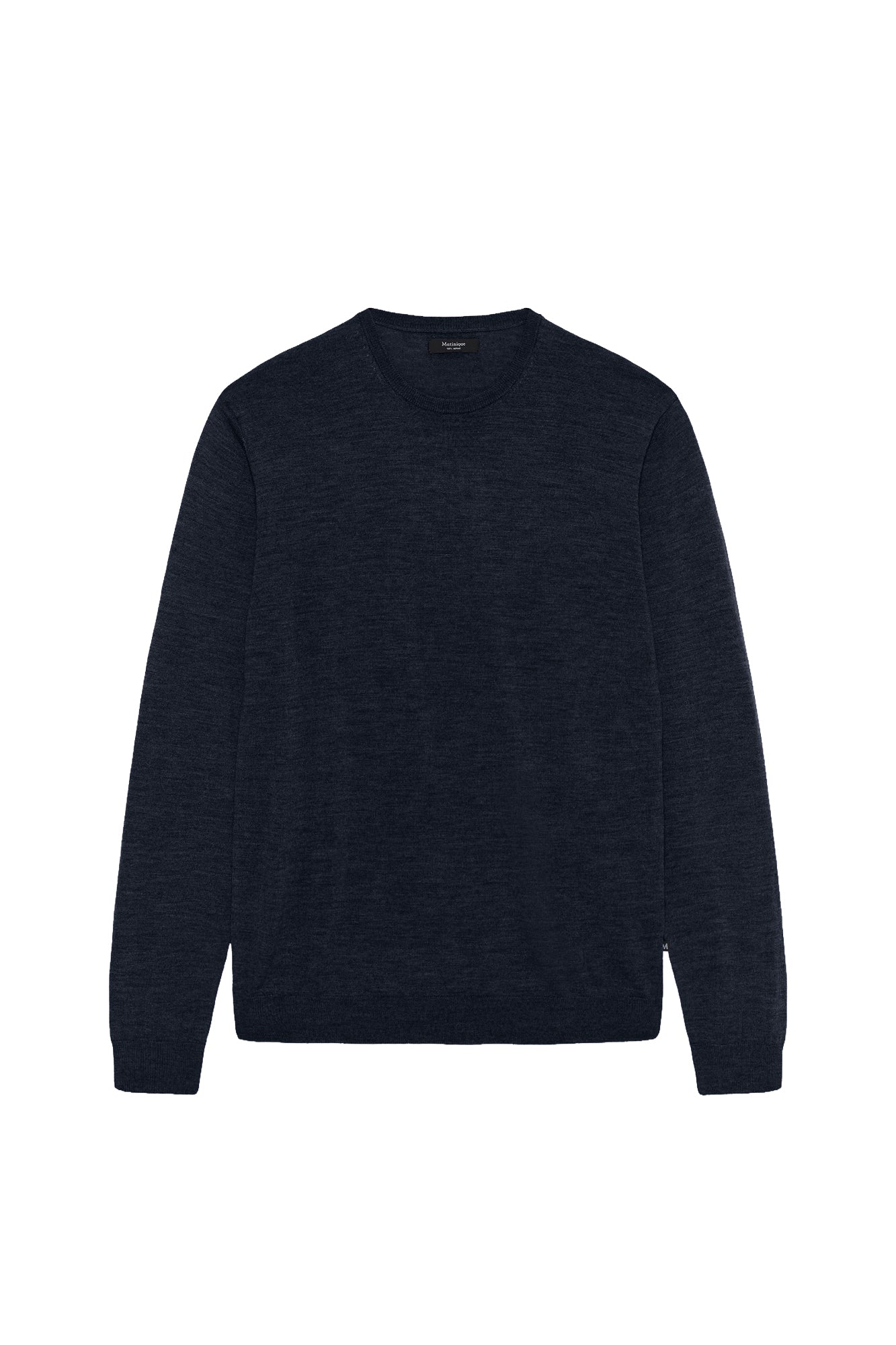 Chandail en tricot bleu marine foncé isolé de face, manches longues, poignets et ourlet côtelés pour homme par Matinique