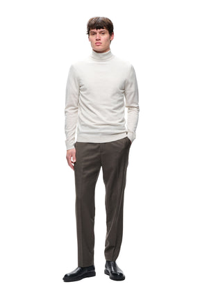 Chandail manches longues blanc, vue de face sur mannequin pour homme par Matinique