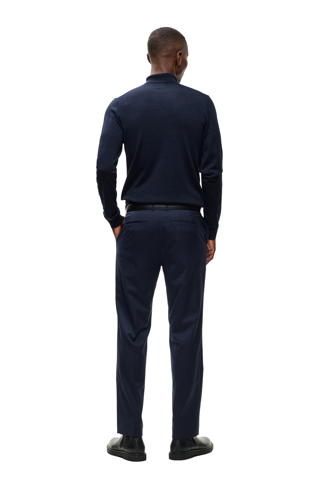 Vue arrière sur mannequin du chandail manches longues bleu marine à col roulé pour homme par Matinique