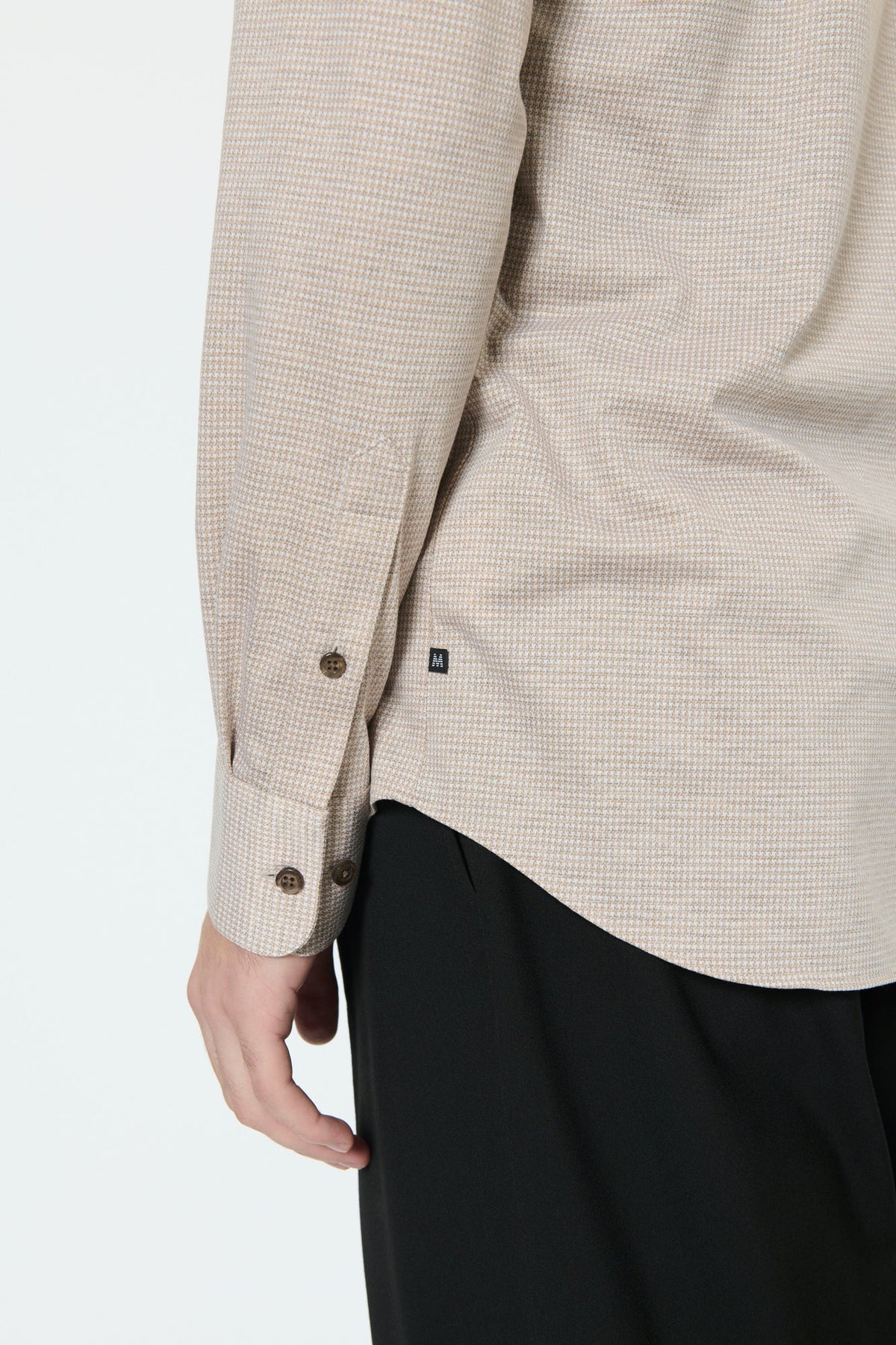 Chemise habillée pour homme par Matinique | 30209046 Taupe Plaza | Boutique Vvög, vêtements mode pour homme et homme