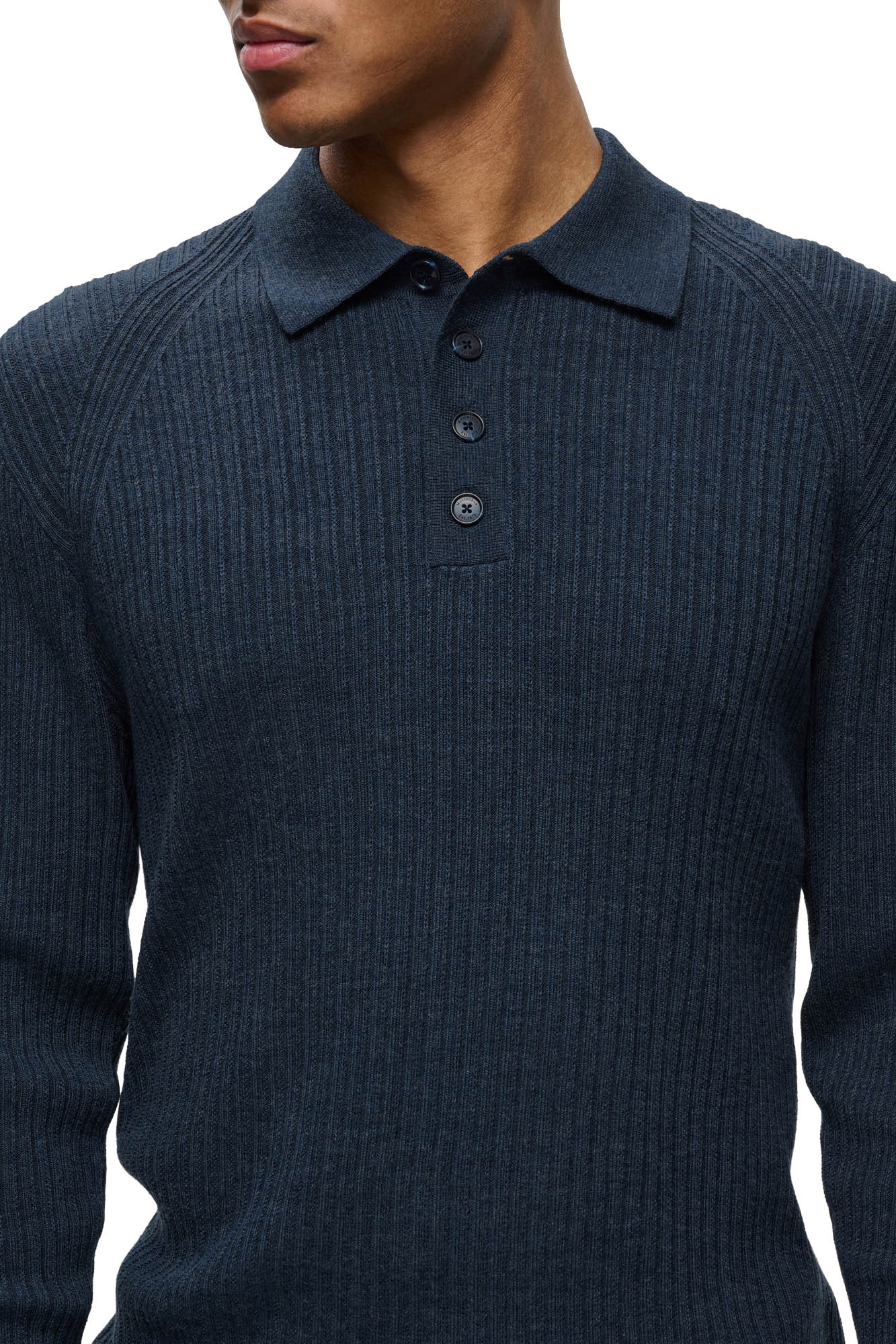 Polo manches longues côtelé bleu marine avec col, patte et côtes aux épaules pour homme par Matinique, détail avant