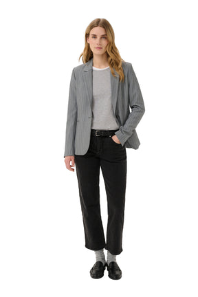 Veston gris à rayures fines porté ouvert avec pantalon noir pour femme par Part Two, vue avant sur mannequin
