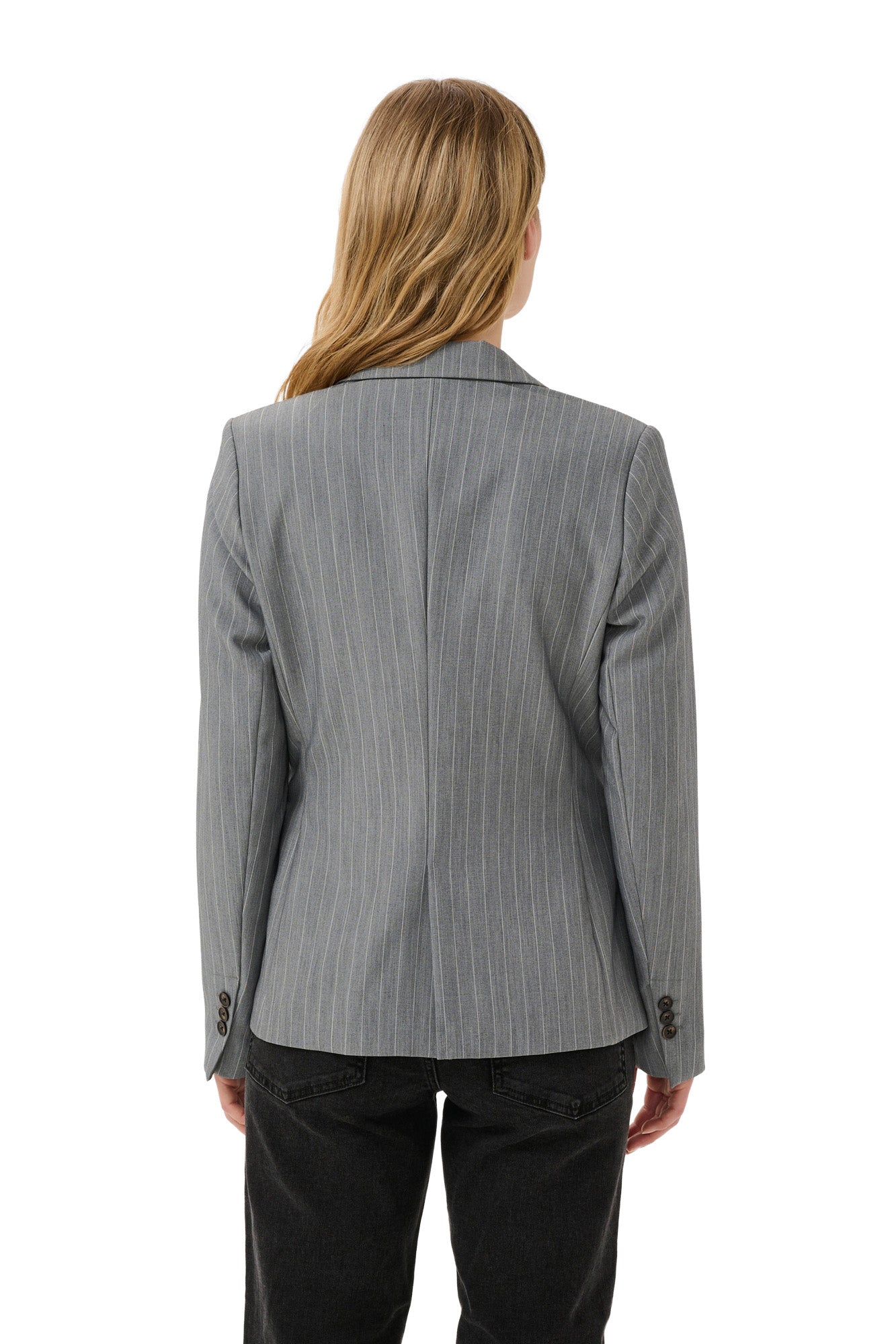 Veston gris à rayures fines avec épaules structurées pour femme par Part Two, vue de dos sur mannequin
