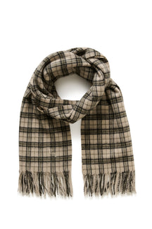 Foulard à carreaux beige noué, lignes noires, franges et petit monogramme PT brodé, vue produit pour femme par Part Two