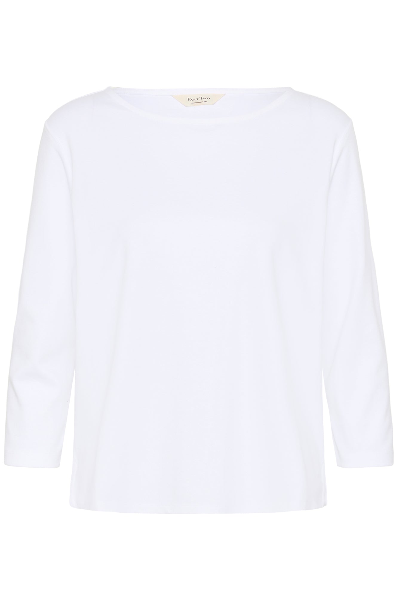 T-Shirt manches longues blanc à encolure bateau avec petite étiquette au col pour femme par Part Two, vue isolée de face