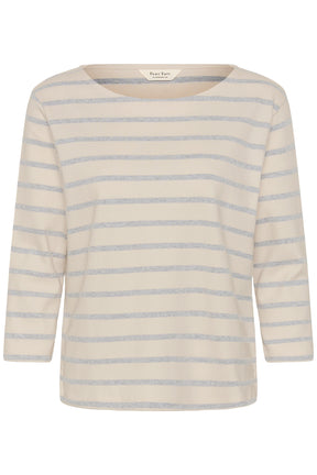 Vue isolée de face du T-Shirt crème rayé à manches longues avec encolure bateau pour femme par Part Two