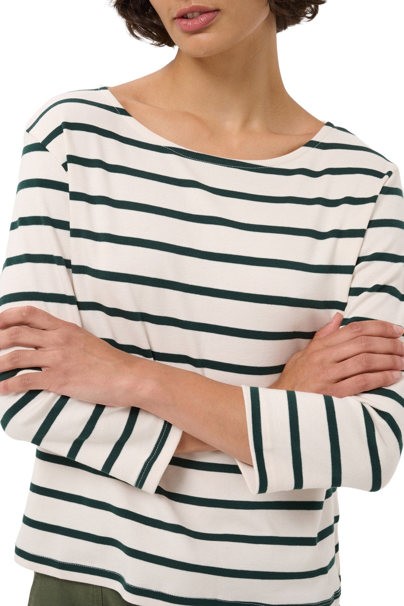 T-Shirt manches longues crème rayé vert foncé avec col bateau et poignets cousus pour femme par Part Two, en gros plan