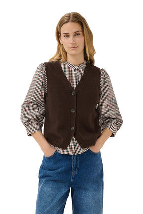 Veste en tricot brun foncé vue de face avec col en V, boutons et ourlet côtelé pour femme par Part Two