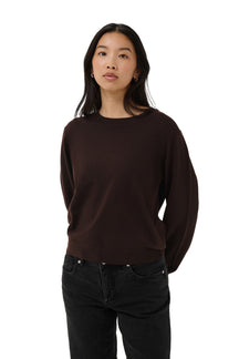 Chandail manches longues en tricot brun foncé à col rond et ourlet côtelé pour femme par Part Two, vue avant sur mannequin