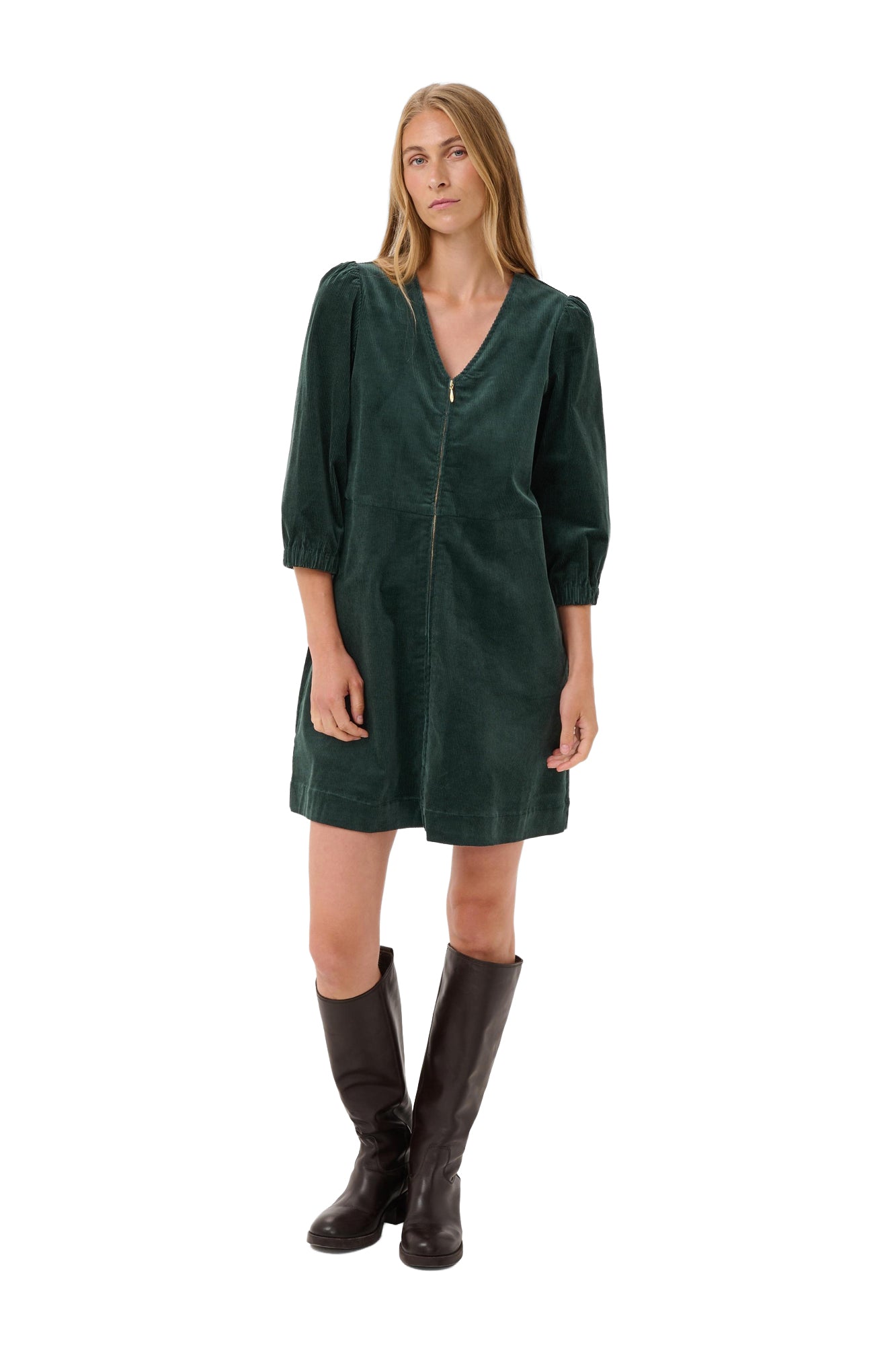 Robe verte foncé en velours côtelé sur mannequin, vue avant pleine longueur avec fermeture éclair pour femme par Part Two