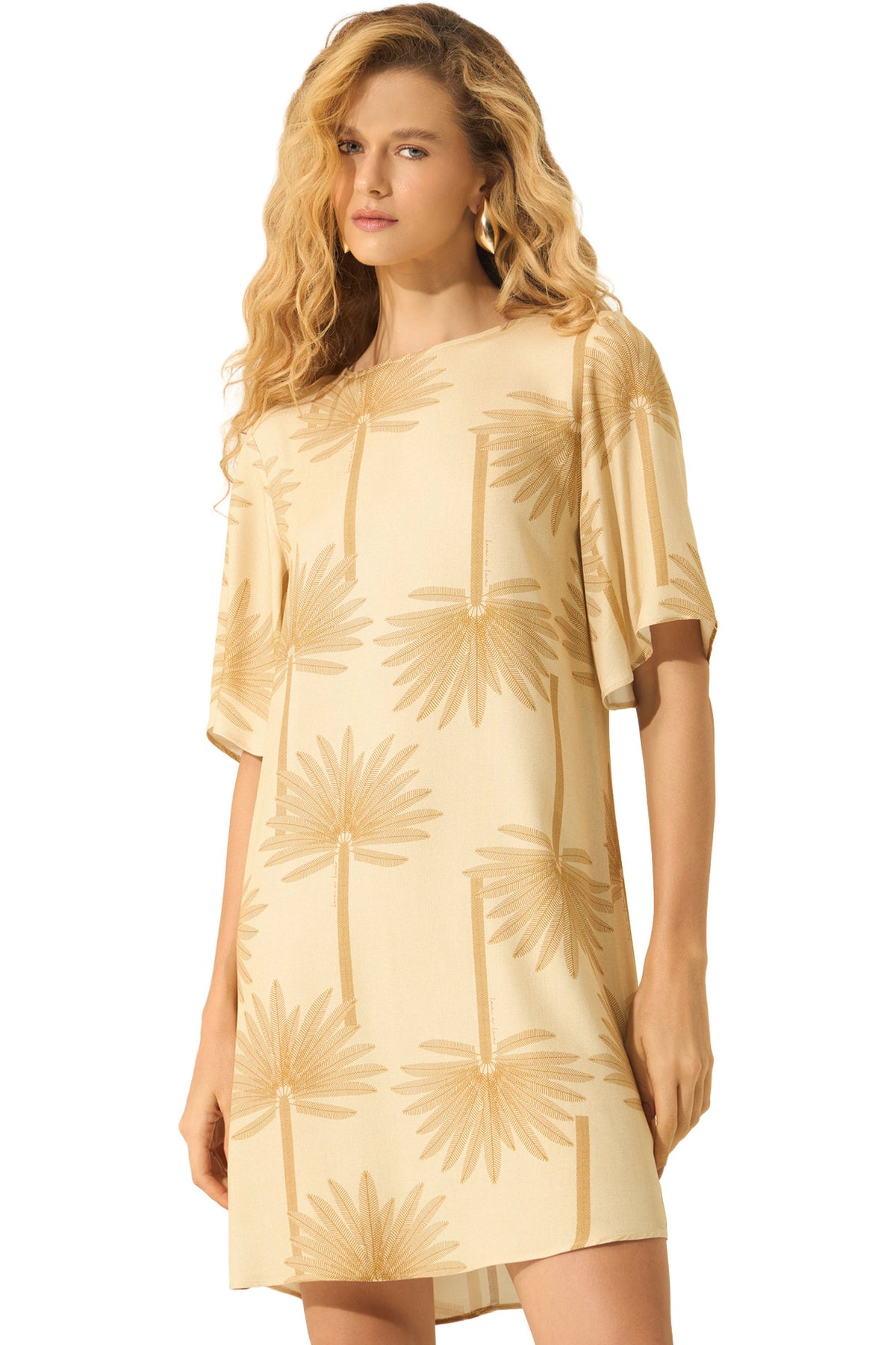 Robe droite crème à motif de palmiers, vue de face avec manches courtes flottantes pour femme par Lez a Lez