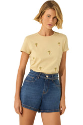 T-shirt jaune pâle à manches courtes, vue de face avec petits palmiers brodés pour femme par Lez a Lez