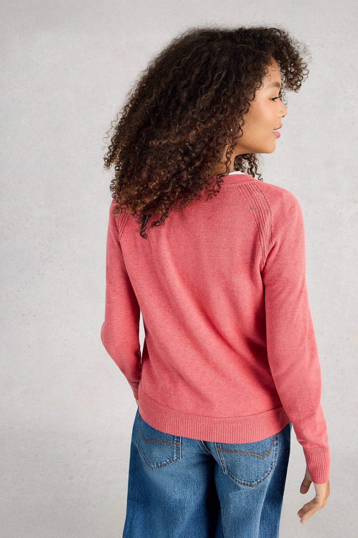 Cardigan pour femme par White Stuff | 445398 Rose moyen | Boutique Vvög, vêtements mode pour homme et femme