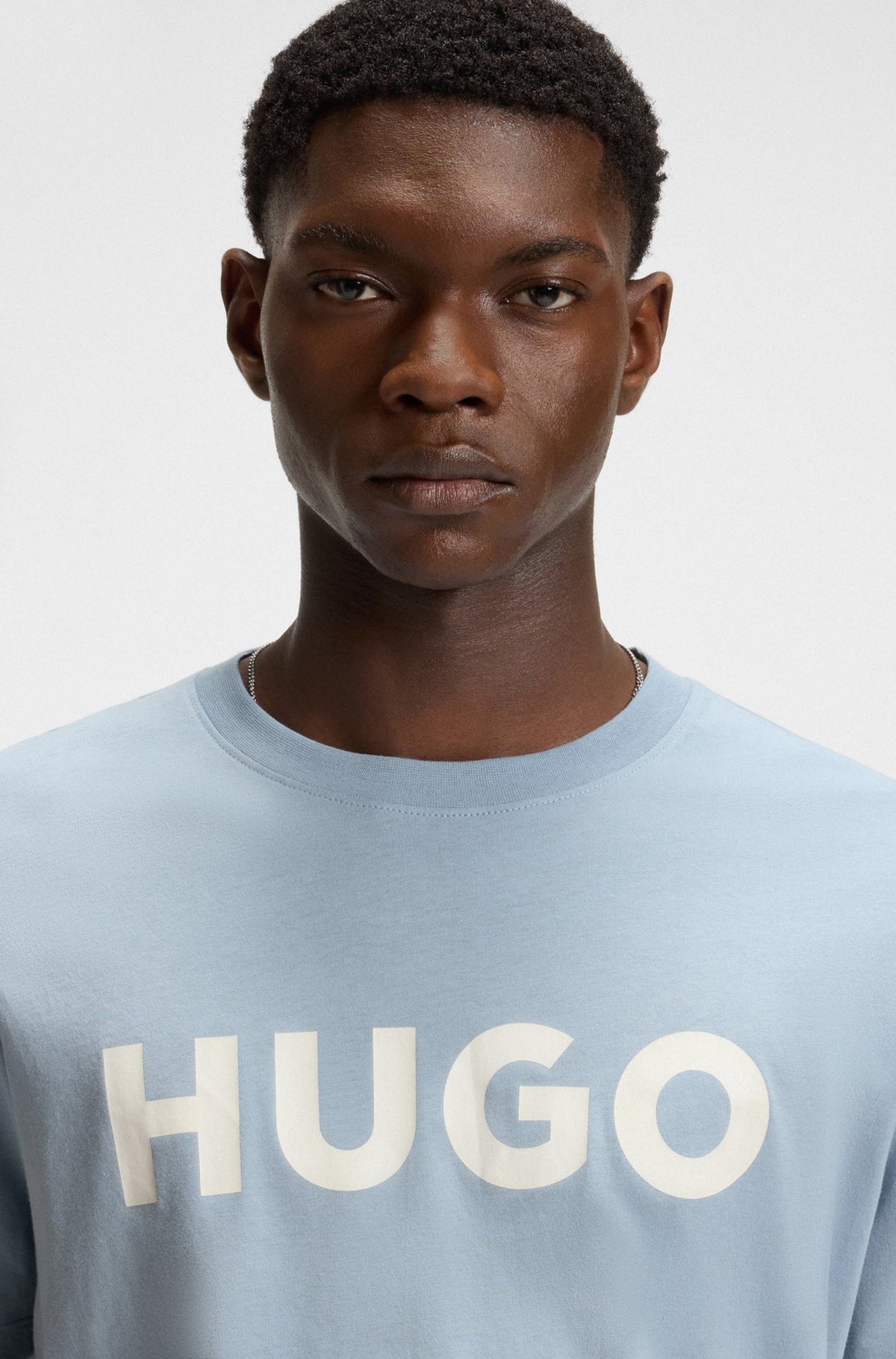  vêtements mode pour homme et femme