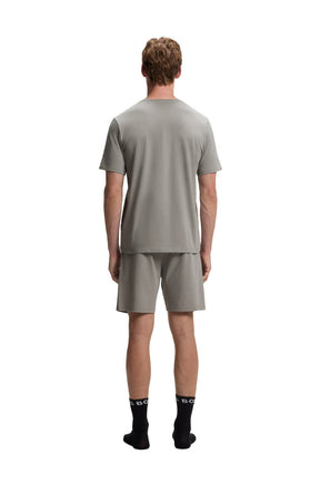 Vue de dos du T-Shirt gris vert pâle à manches courtes, avec dos uni et ourlet droit pour homme par HUGO BOSS