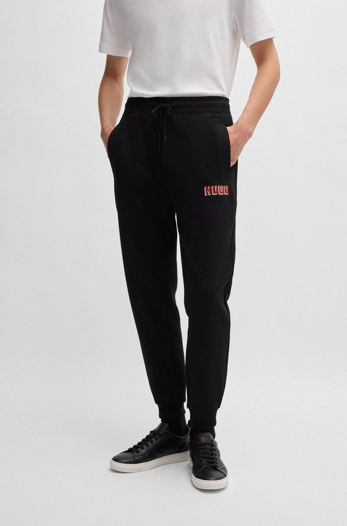 Pantalon jogging pour homme par HUGO BOSS | 50516657 Noir | Boutique Vvög, vêtements mode pour homme et femme