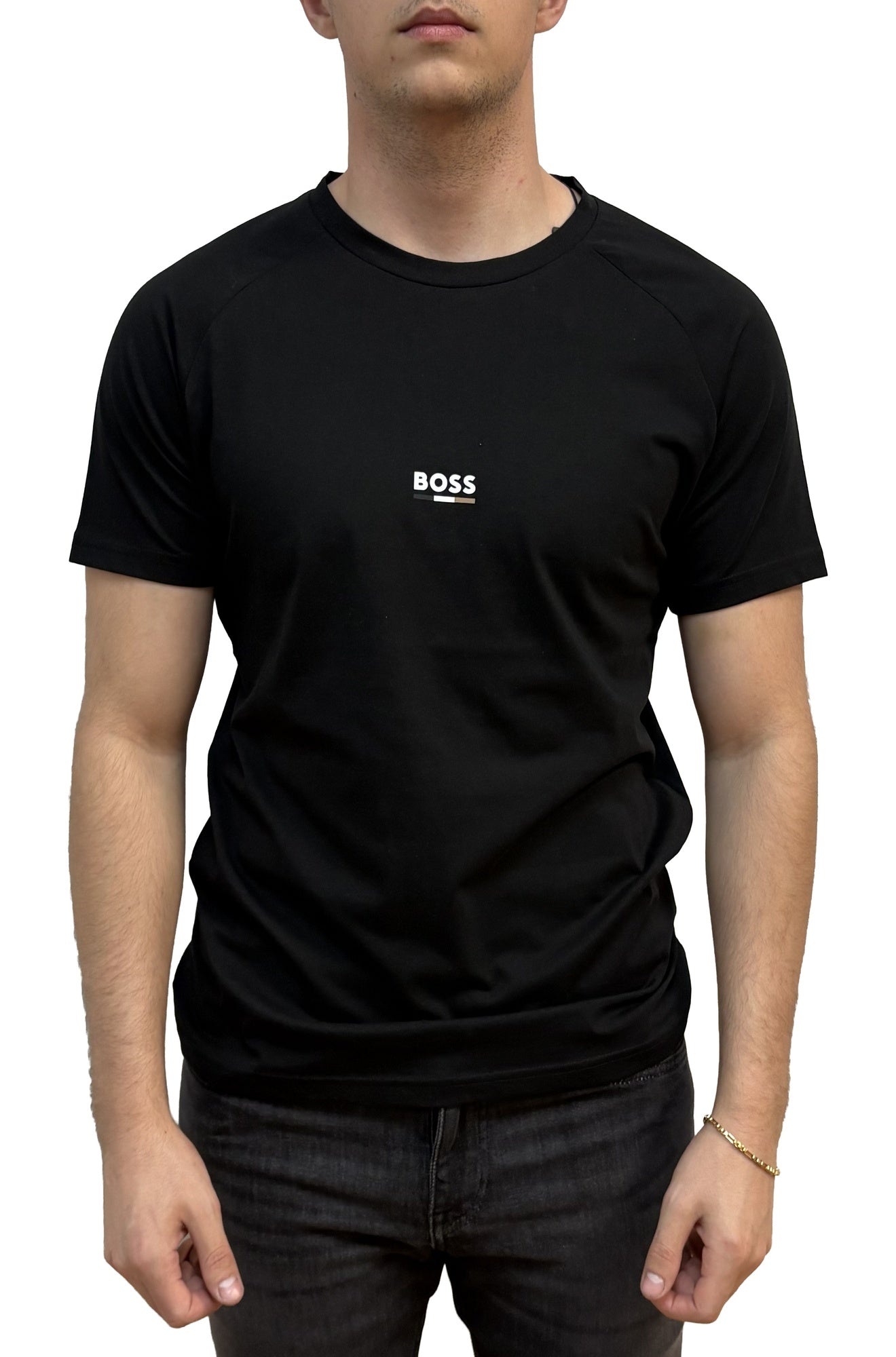 T-shirt noir à col rond, manches courtes et petit logo BOSS blanc pour homme par HUGO BOSS, vue de face