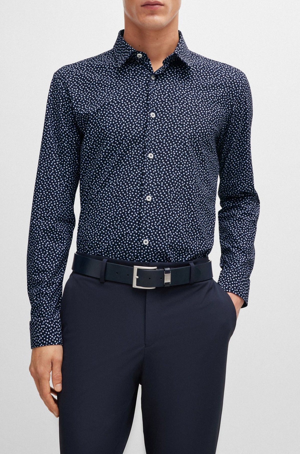 Chemise manches longues pour homme par HUGO BOSS | 50520108 Marine | Boutique Vvög, vêtements mode pour homme et femme