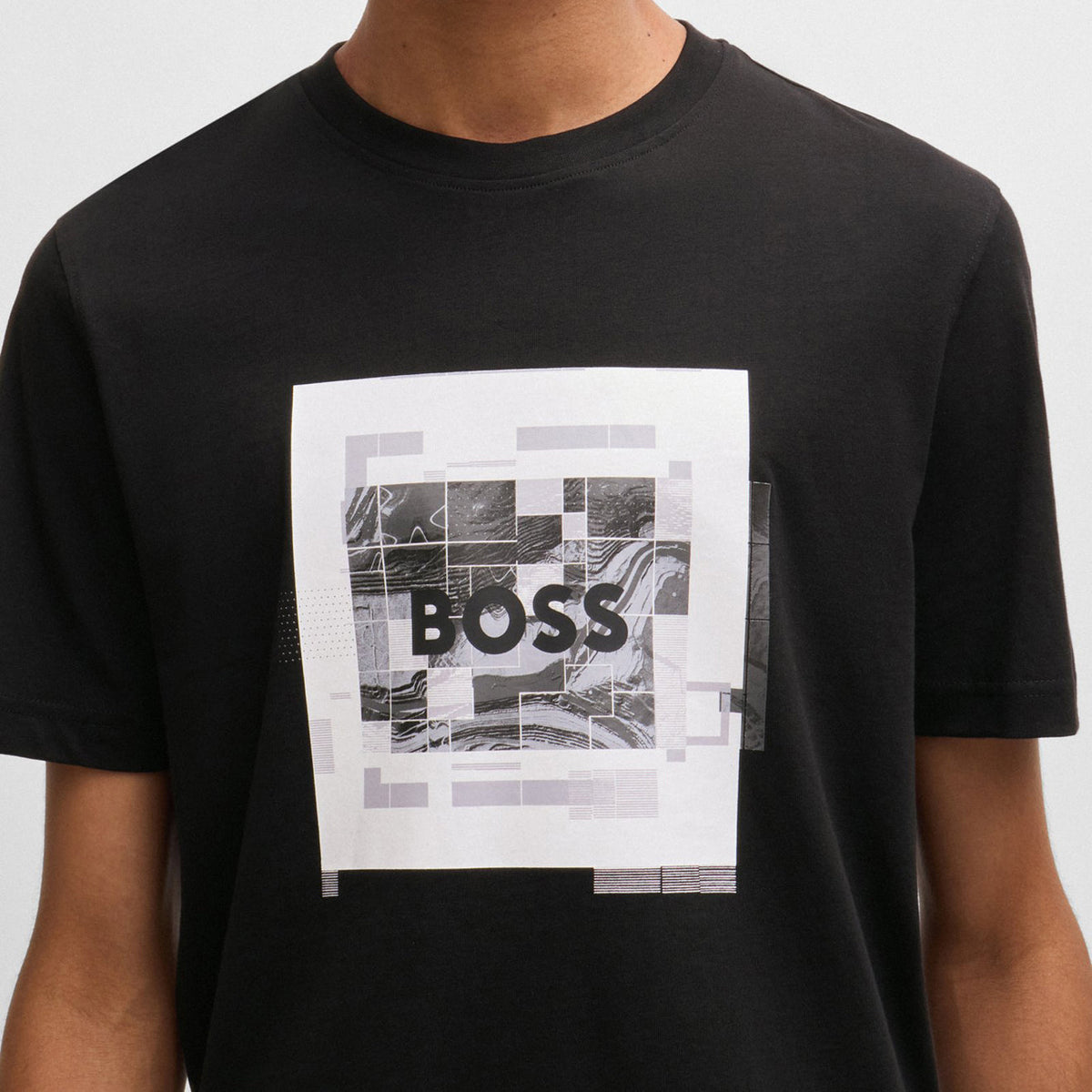 T-Shirt pour homme par HUGO BOSS | 50522638 Noir | Boutique Vvög, vêtements mode pour homme et femme