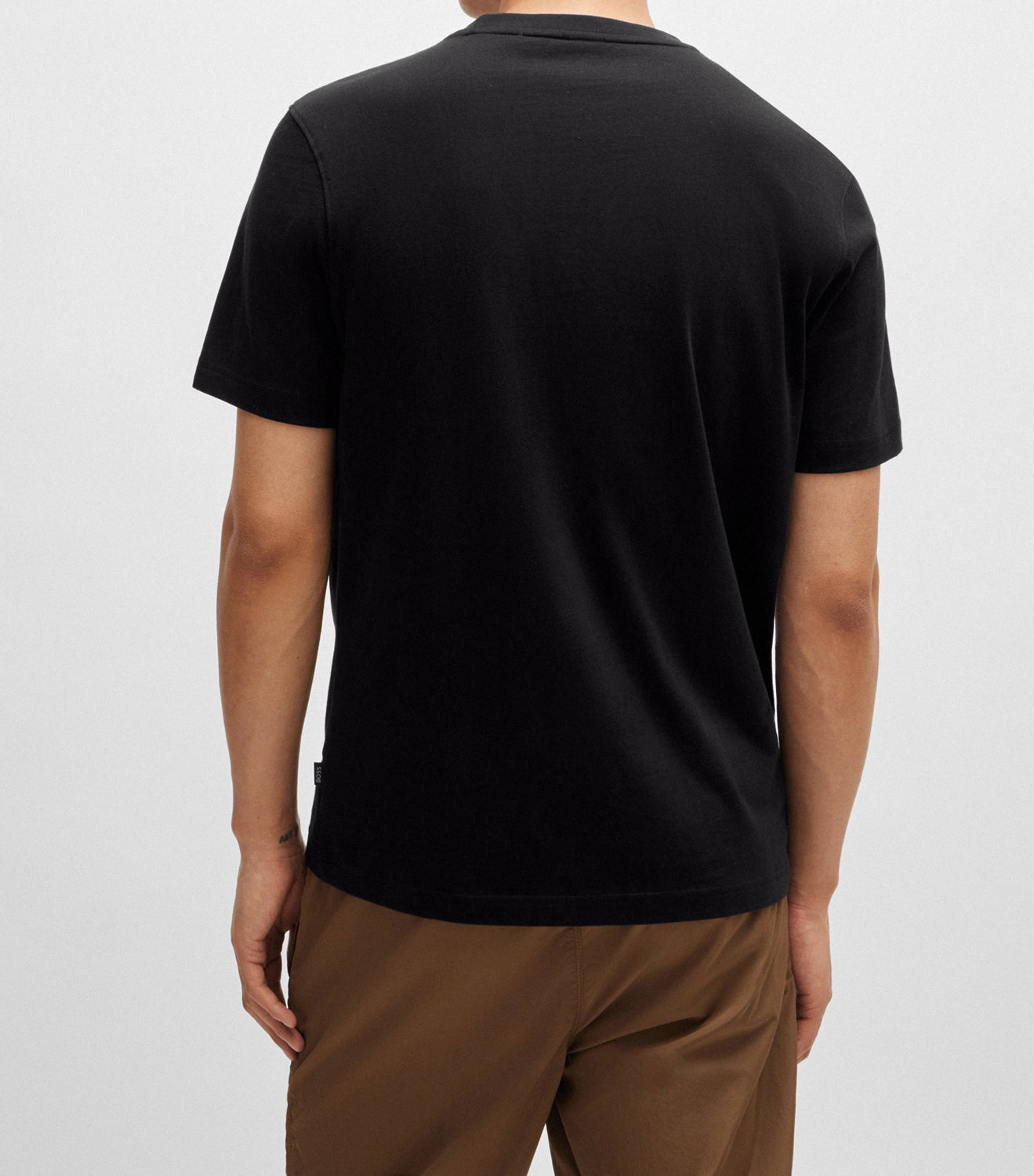 T-Shirt pour homme par HUGO BOSS | 50522894 Noir | Boutique Vvög, vêtements mode pour homme et femme