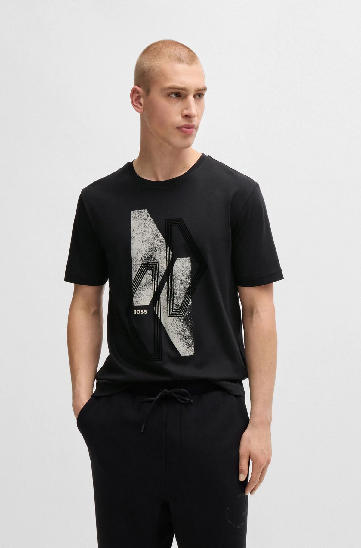 T-Shirt pour homme par HUGO BOSS | 50525219 Noir | Boutique Vvög, vêtements mode pour homme et femme