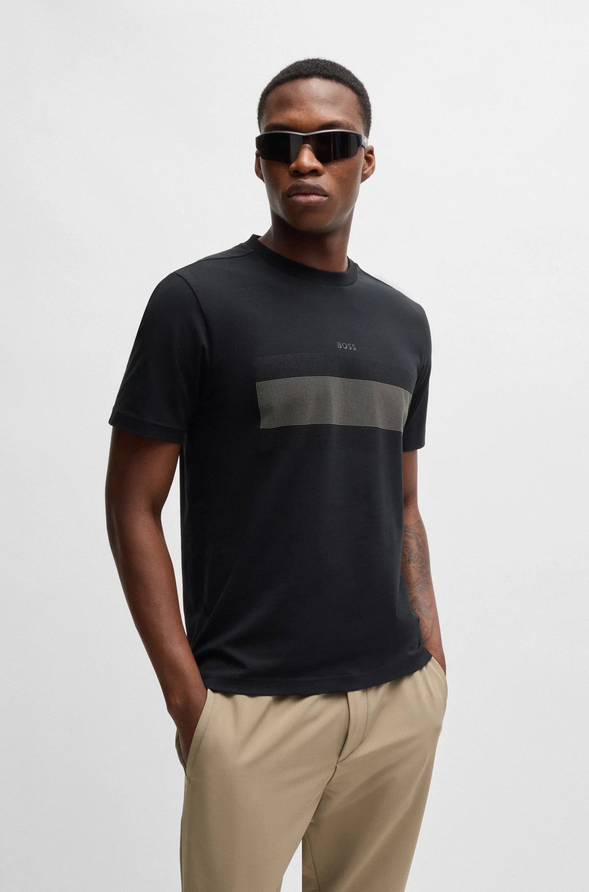 T-Shirt pour homme par HUGO BOSS | 50525224 Noir | Boutique Vvög, vêtements mode pour homme et femme