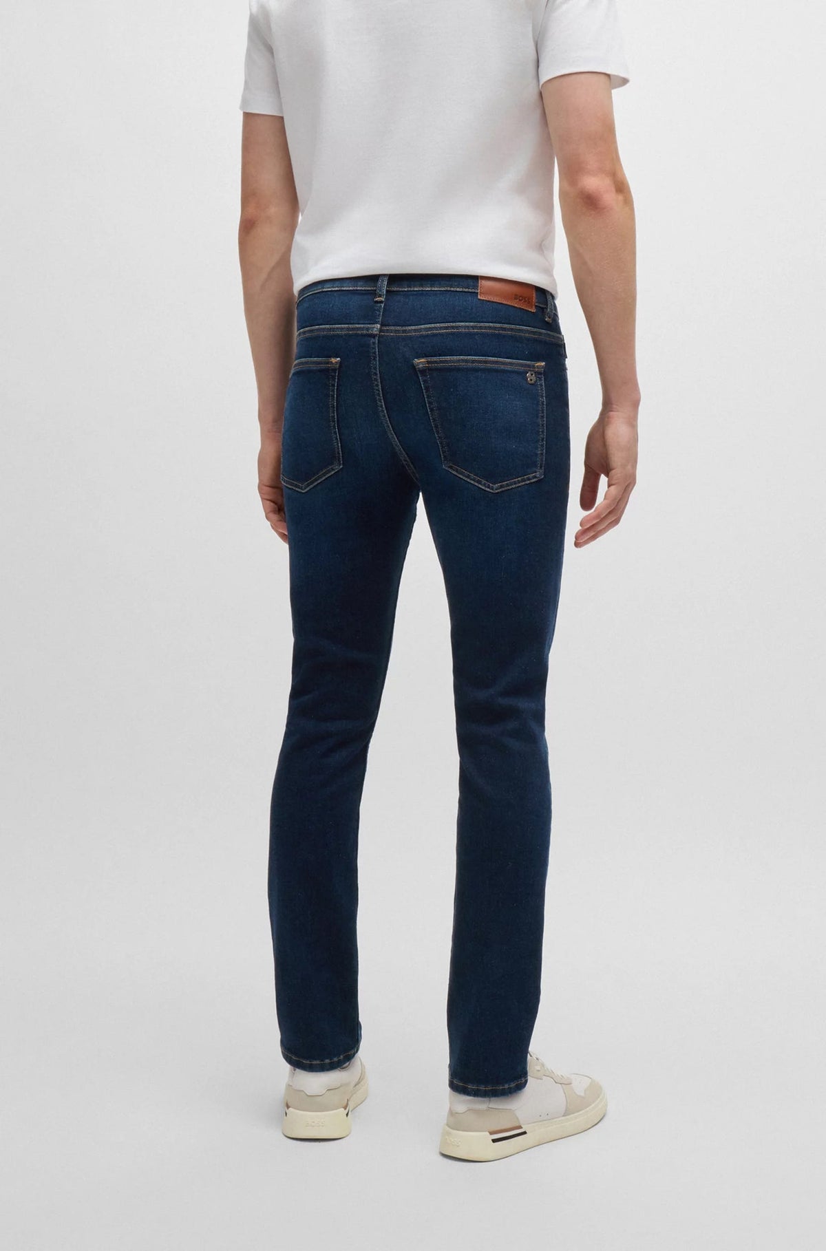 Jeans pour homme par HUGO BOSS | 50526945 Bleu Moyen | Boutique Vvög, vêtements mode pour homme et femme