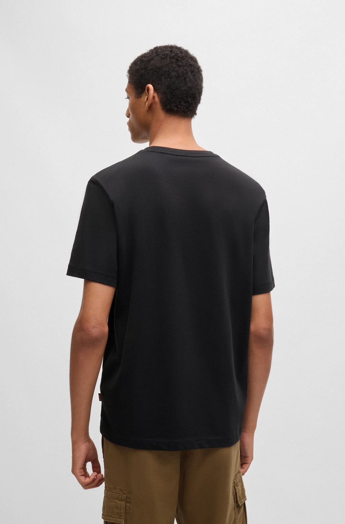 T-Shirt pour homme par HUGO BOSS | 50528189 Noir | Boutique Vvög, vêtements mode pour homme et femme