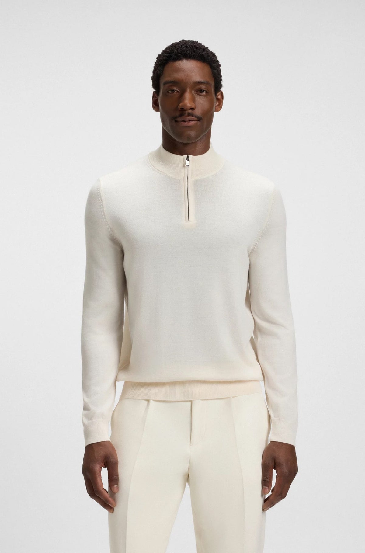 Chandail sport avec zip pour homme par HUGO BOSS | 50528300 Blanc | Boutique Vvög, vêtements mode pour homme et femme