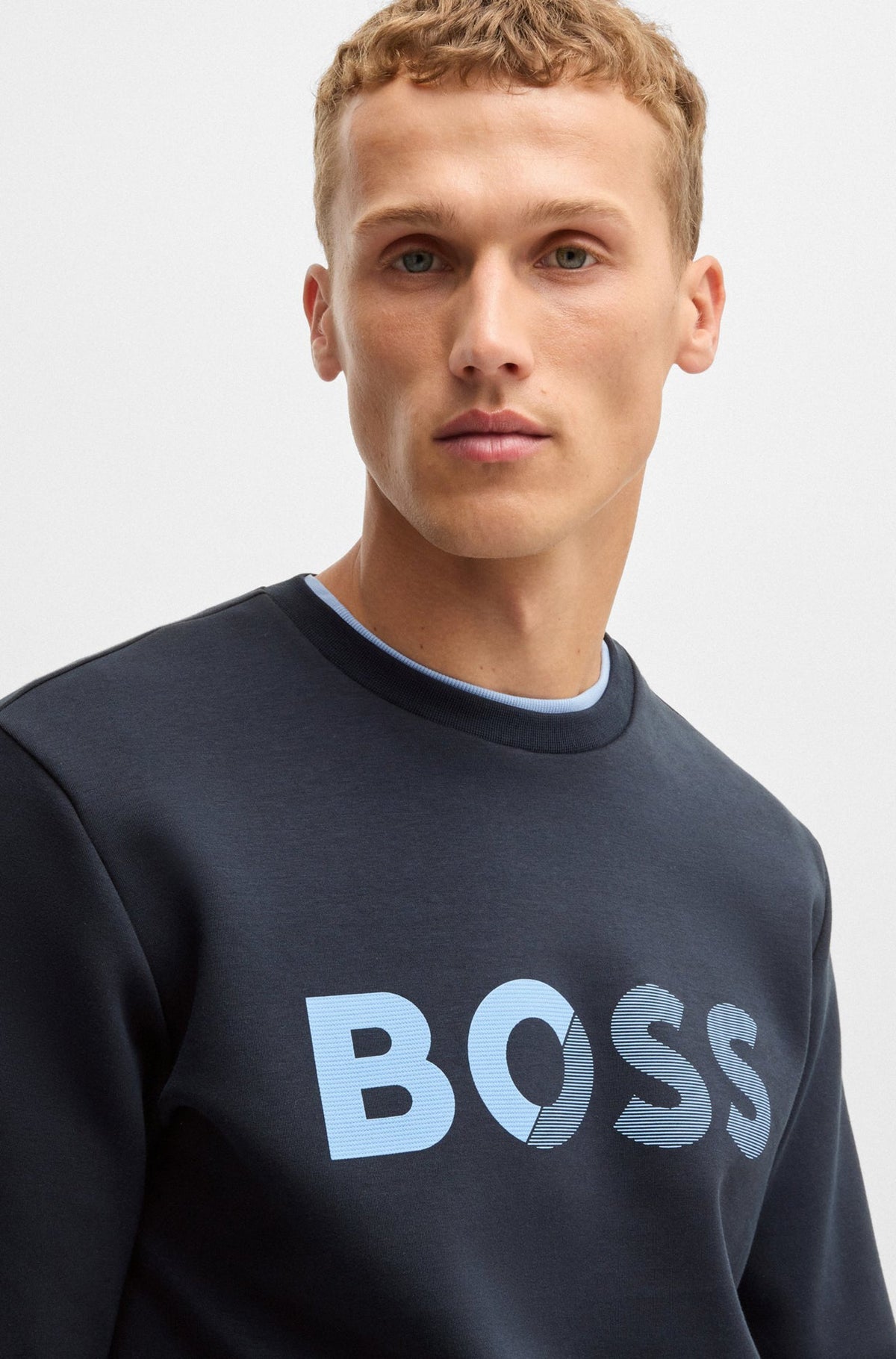 Chandail manches longues pour homme par HUGO BOSS | 50535117 Bleu Foncé | Boutique Vvög, vêtements mode pour homme et femme