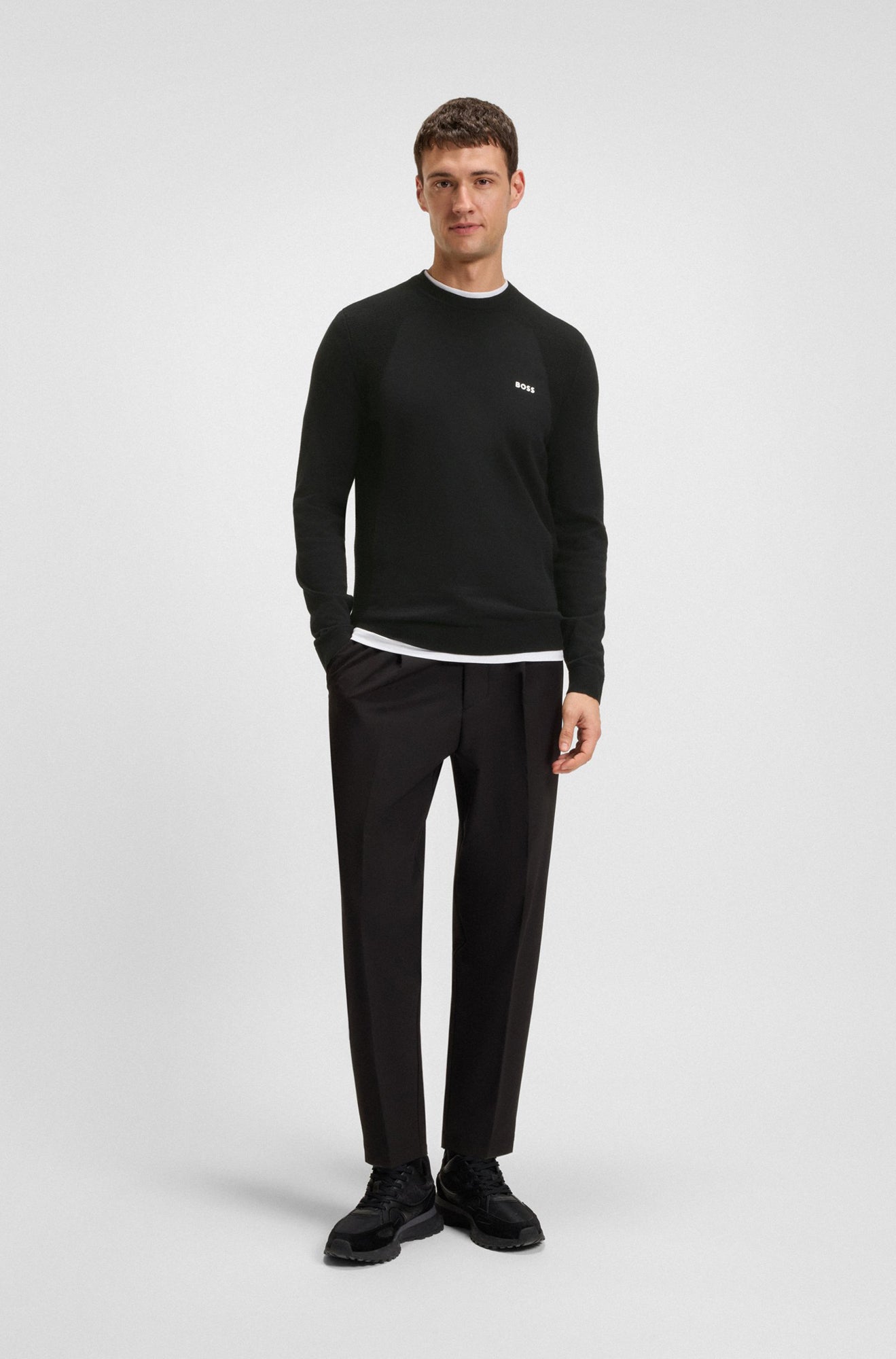 Tricot toutes saisons pour homme par HUGO BOSS | 50541944 Noir | Boutique Vvög, vêtements mode pour homme et femme