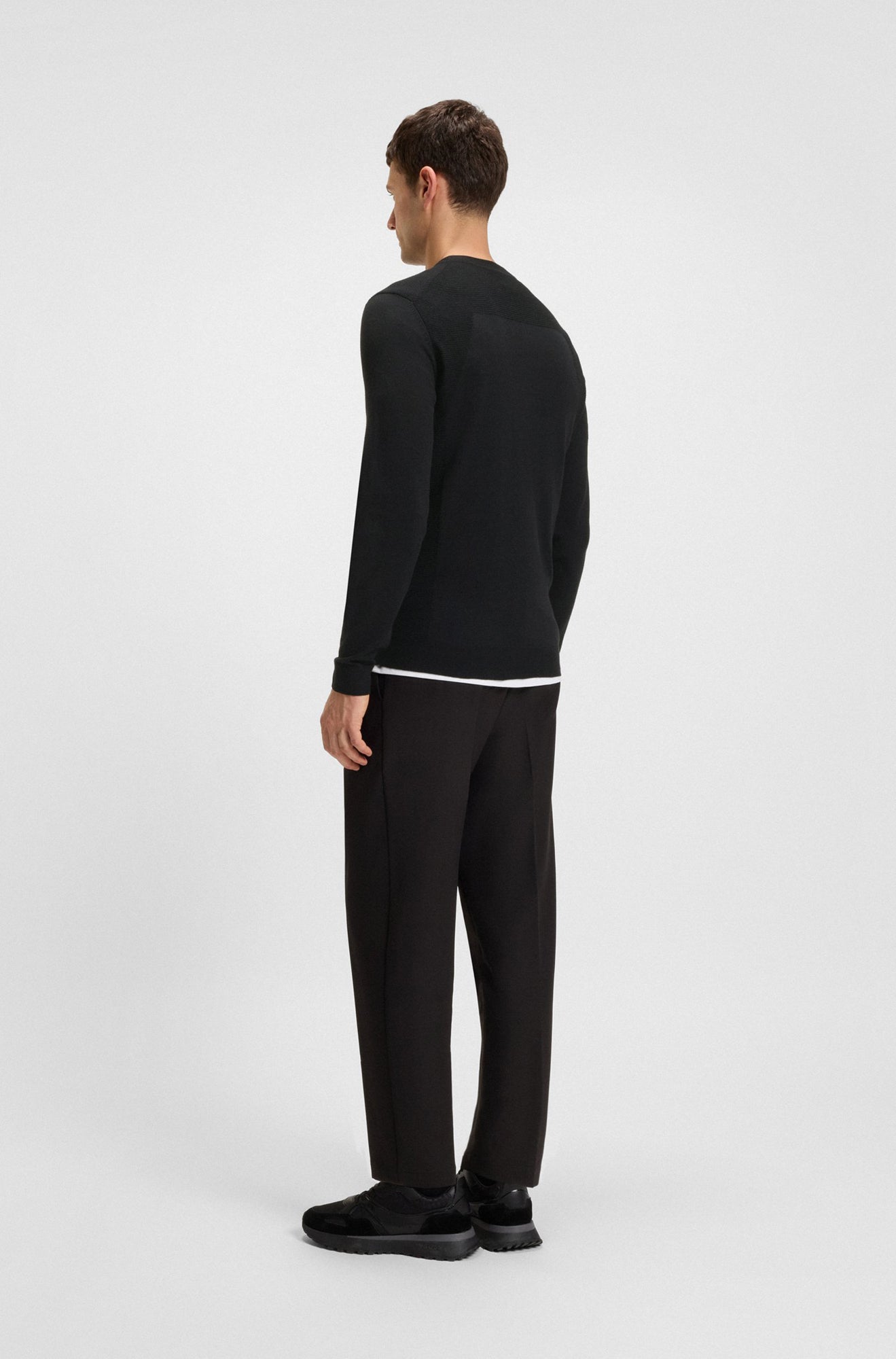 Tricot toutes saisons pour homme par HUGO BOSS | 50541944 Noir | Boutique Vvög, vêtements mode pour homme et femme