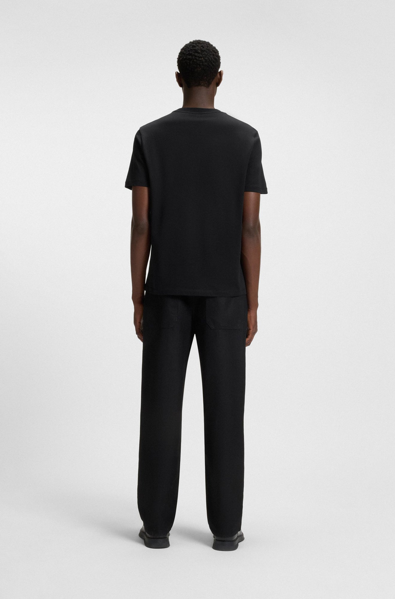 T-Shirt pour homme par HUGO BOSS | 50542734 Noir | Boutique Vvög, vêtements mode pour homme et femme