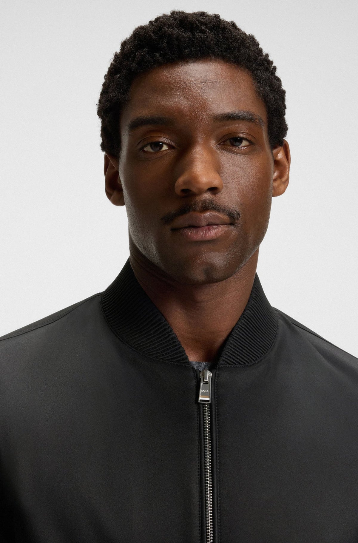 Coupe-vent mi-saison pour homme par HUGO BOSS | 50544097 Noir | Boutique Vvög, vêtements mode pour homme et femme
