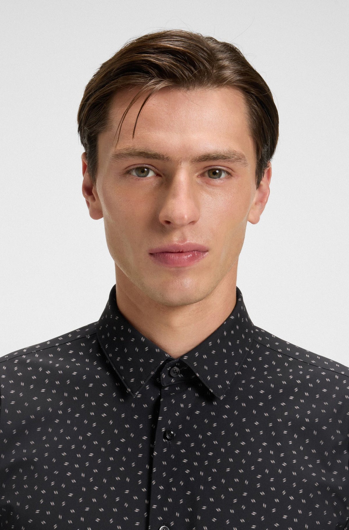 Chemise manches longues habillée pour homme par HUGO BOSS | 50545306 Noir | Boutique Vvög, vêtements mode pour homme et femme